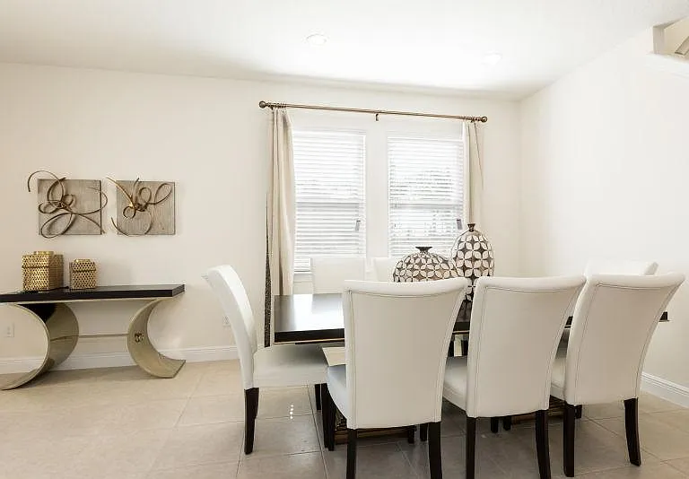 Dining Room(B)