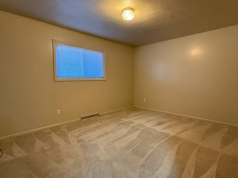 1353 Burcham Dr — Photo 9