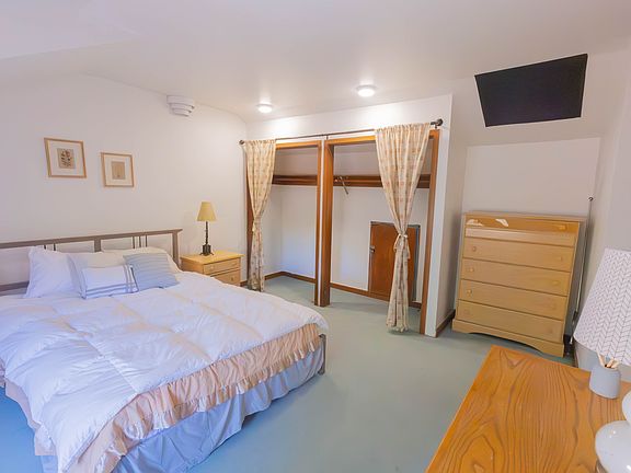 4th image of 207 3rd St #330