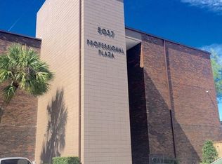 5037 Veterans Blvd, Metairie, LA 70006