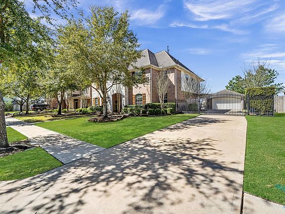 4th image of 16707 China Blue Ln