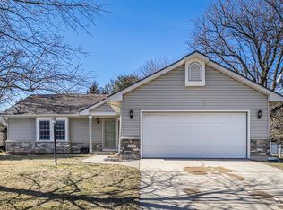 50627 Goldenview Dr, Granger, IN 46530