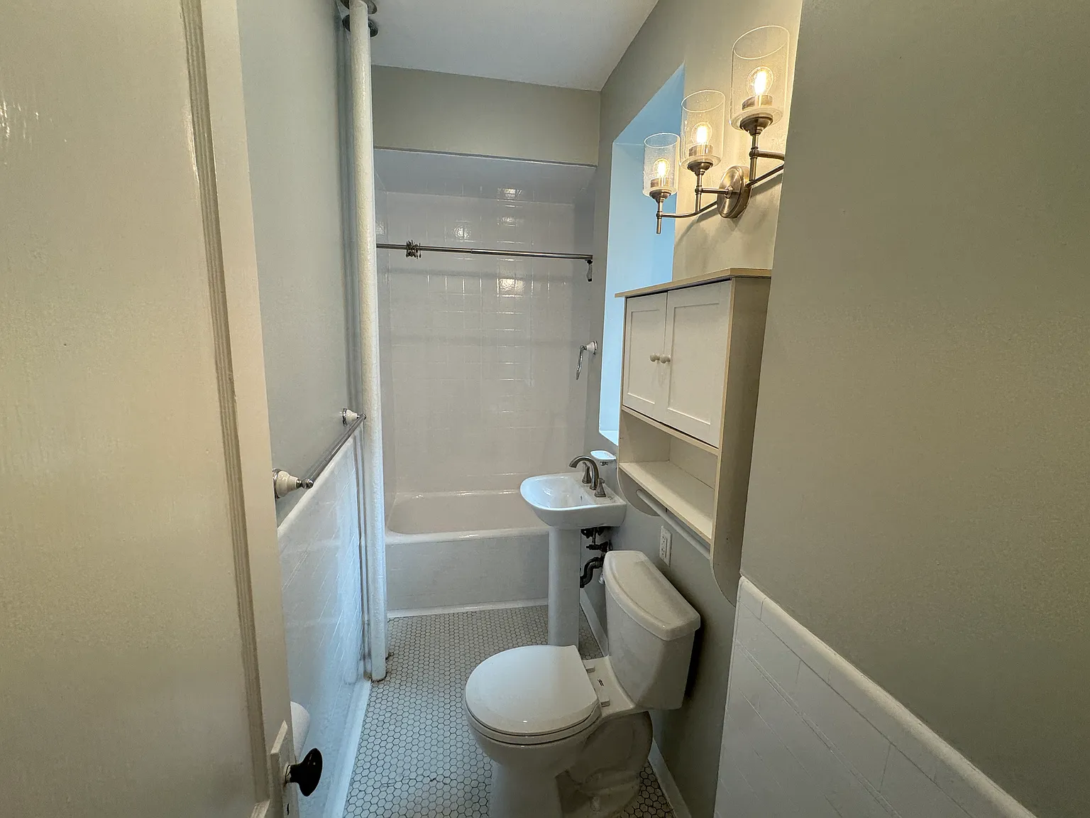 1 bed, 721 sqft, $2,700 — Photo 4