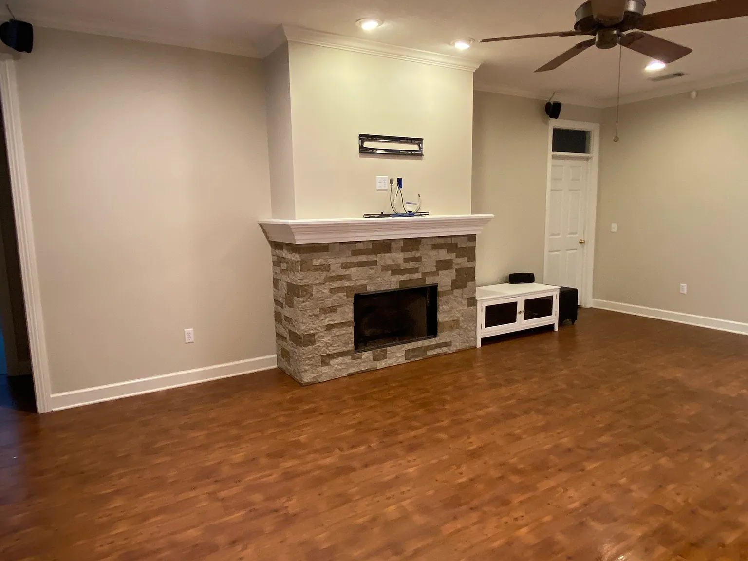 395 N Point Dr — Photo 4