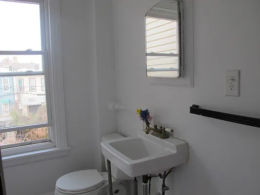 Rented by Dwell Residential Inc | media 36