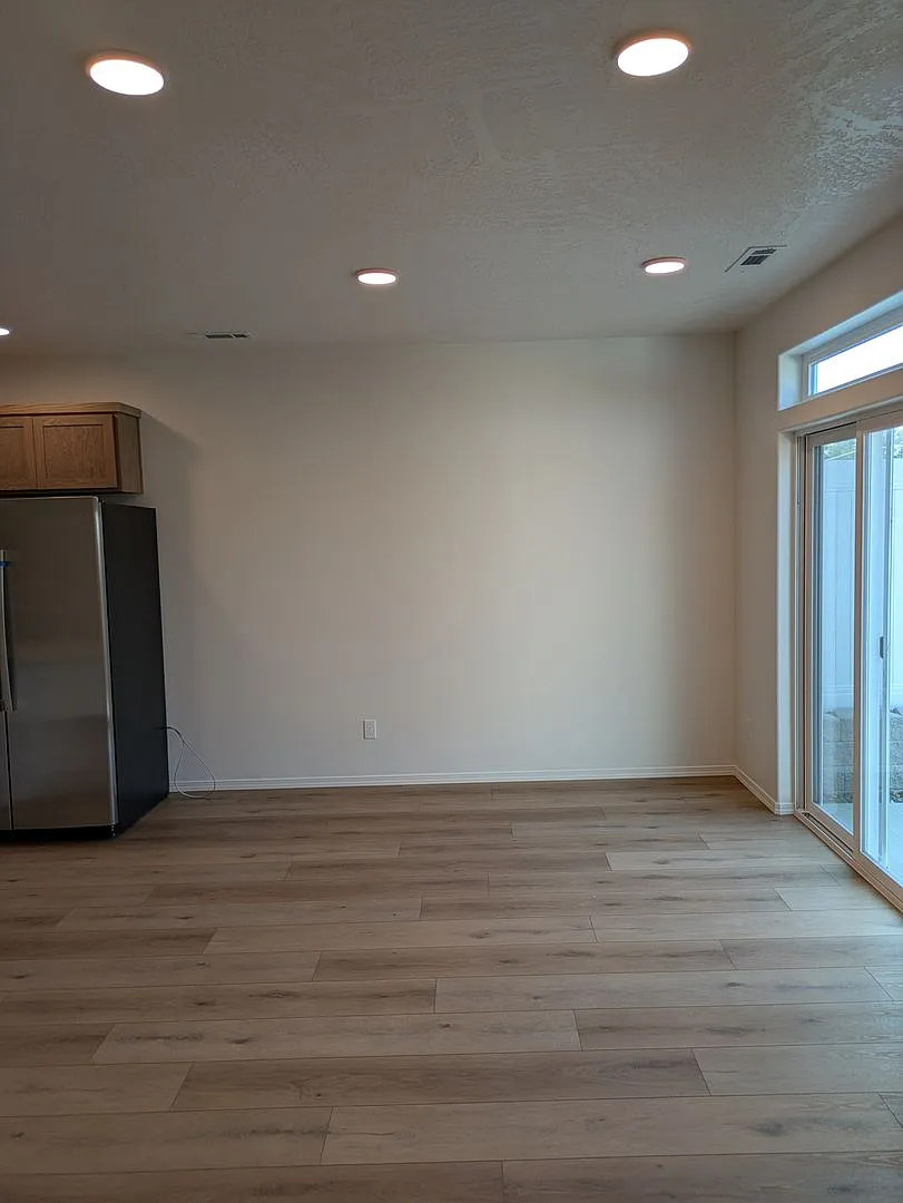 Brand New Townhome! — Photo 4