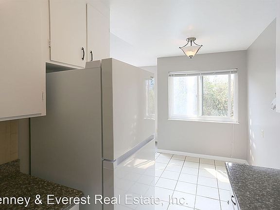 3rd image of 3070 San Bruno Ave #4