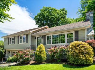 53 Hunt Ter, Greenwich, CT 06831