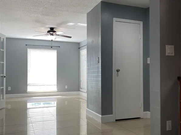 833 Riverside Drive #810, Coral Springs, FL 33071