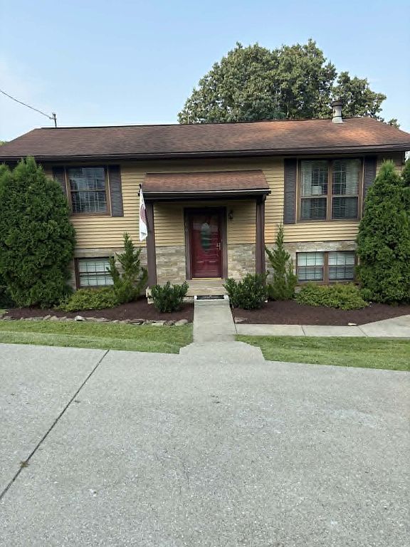 106 Phyllis Dr - Property Image