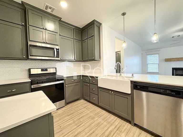 1113 Magnolia Dr — Photo 9
