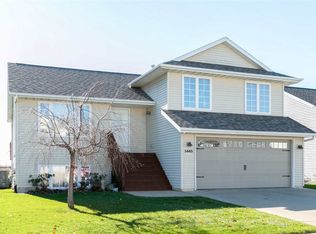 1445 Dickenson Ln, Iowa City, IA