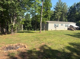 301 Oak Ridge Dr, Austinville, VA 24312