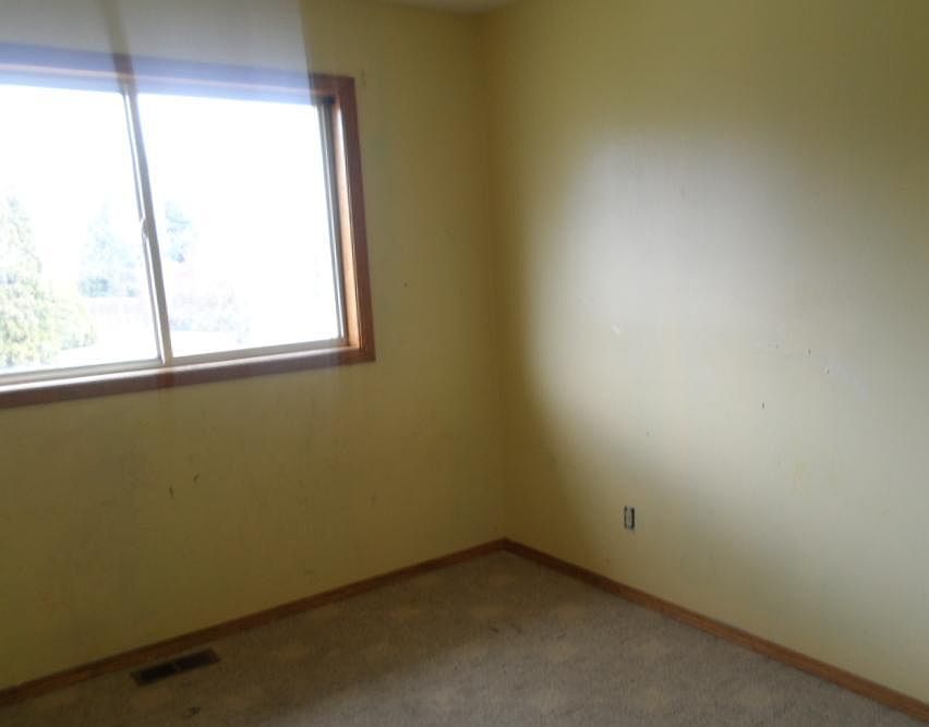1st image of 22618 E Broad Ave