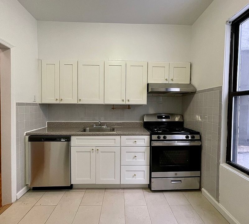 1st image of 3142 42nd St APT 1