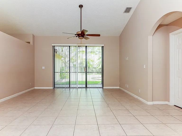 7755 Dawson Ct — Photo 5