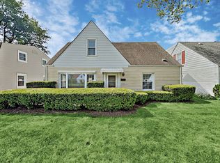 4301 W 99th Pl, Oak Lawn, IL 60453