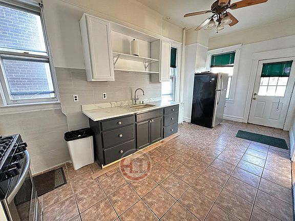 3rd image of 2312 Morgan Ave APT 1