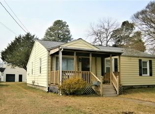 16 Wellington Dr, Hampton, VA 23666