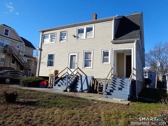 5 bed, 2.0 bath, 3720 sqft, $4,500 — Photo 2