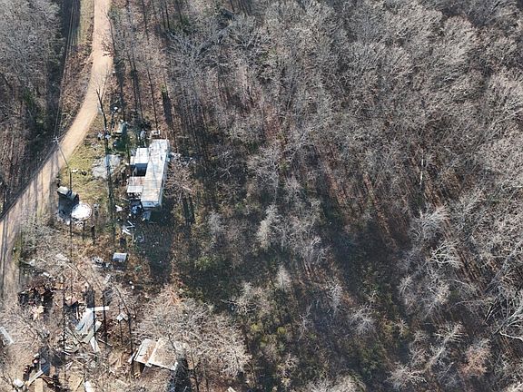 3rd image of 816 Blue Ridge Dr