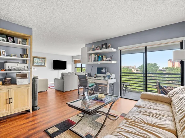 2314 S Cypress Bend Dr APT 611, Pompano Beach, FL 33069
