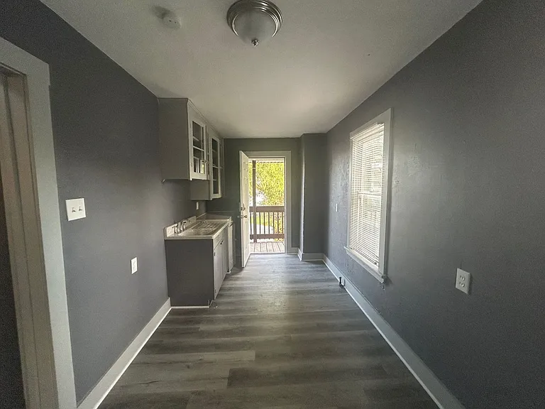 4019 Newark Ave — Photo 14