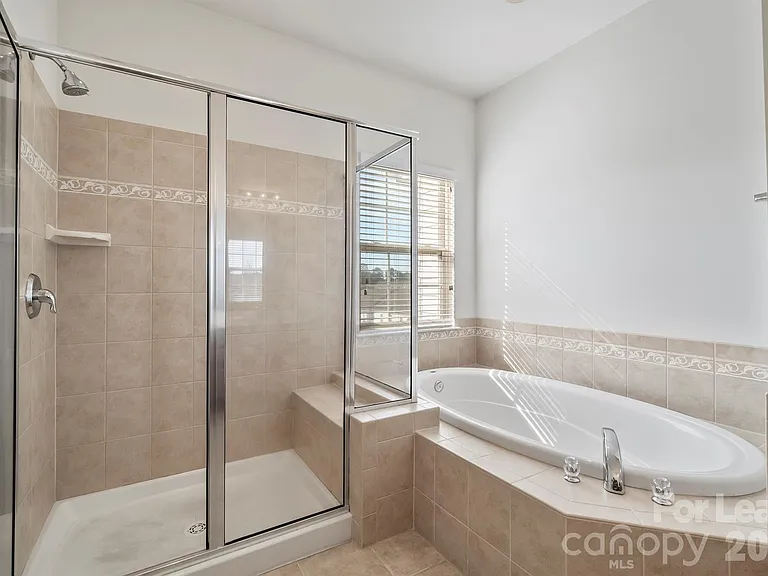 413 Armour St — Photo 16
