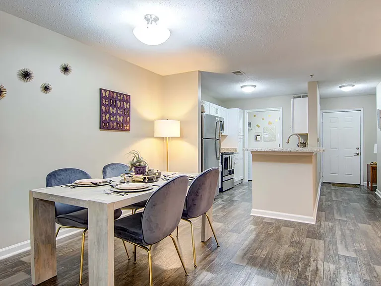 Azalea Ridge Apartments — Photo 35