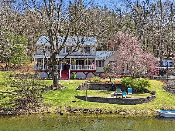 2nd image of 1285 Lakes Road