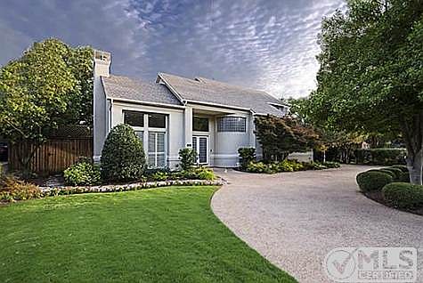 2nd image of 36 Wellington Oaks Cir