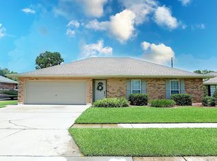 208 Wayside Dr, Houma, LA 70360