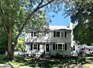 35 Worden Rd, Tyngsboro, MA 01879