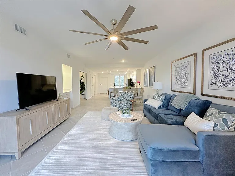 14221 Heritage Landing Blvd #2017 — Photo 11