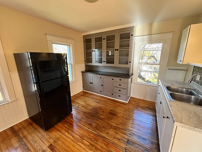 286 Potomac Ave — Photo 5