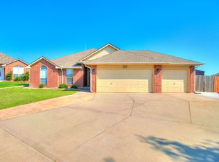 2616 SE 94th Cir, Moore, OK 73160
