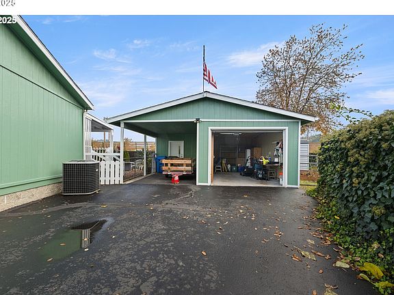 2nd image of 281 Heavenly Ct