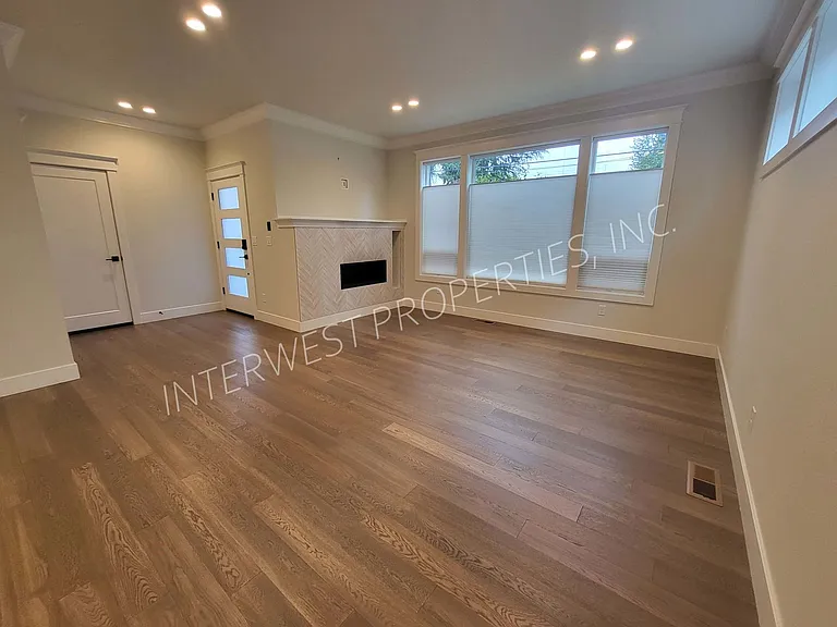 7114 NE 8th Ave #A — Photo 5