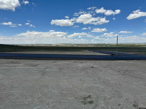 401 Tiger Trout Dr, Saratoga, WY 82331