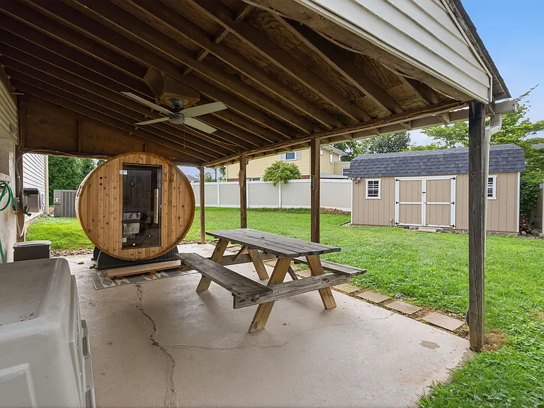 300 Abbott Rd — Photo 13