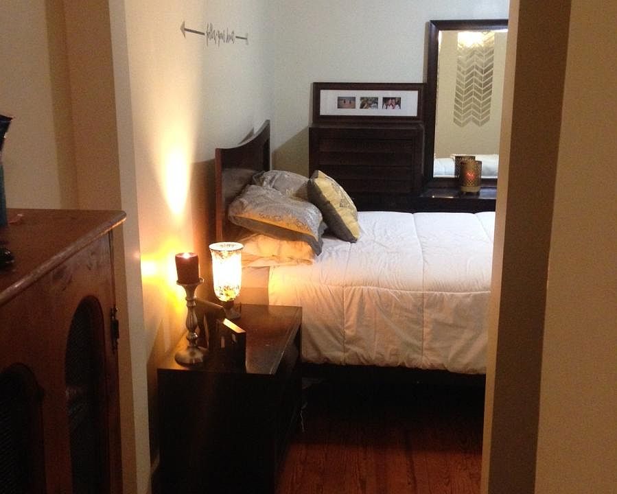 charming arched doorway to bedroom