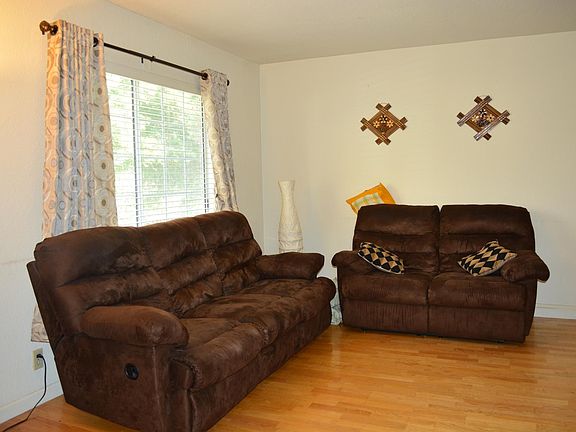 2nd image of 7432 Oxford Cir