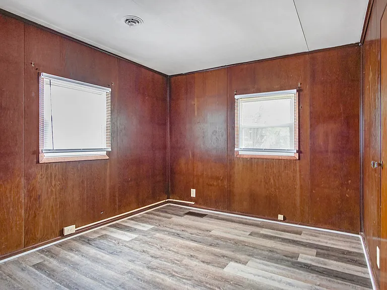 139 E Chippewa Ave — Photo 12