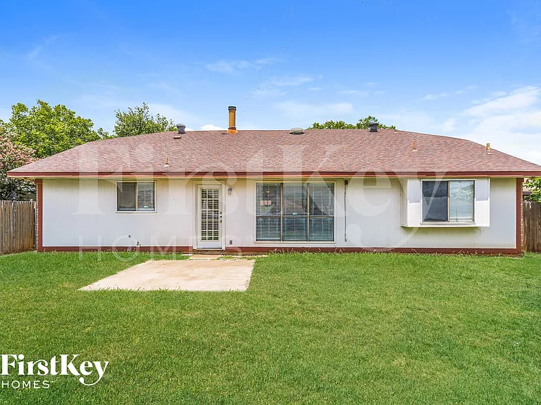 3305 Country Creek Ln — Photo 15
