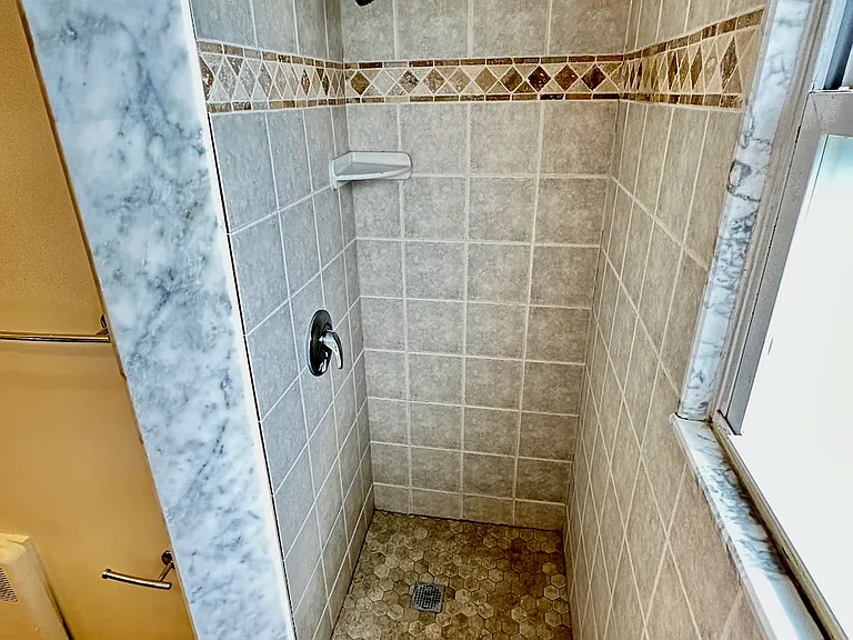 27 Heath St #2 — Photo 17