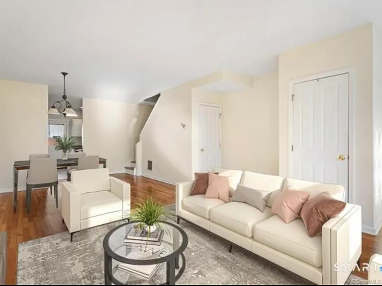 25A Dolsen Pl — Photo 2