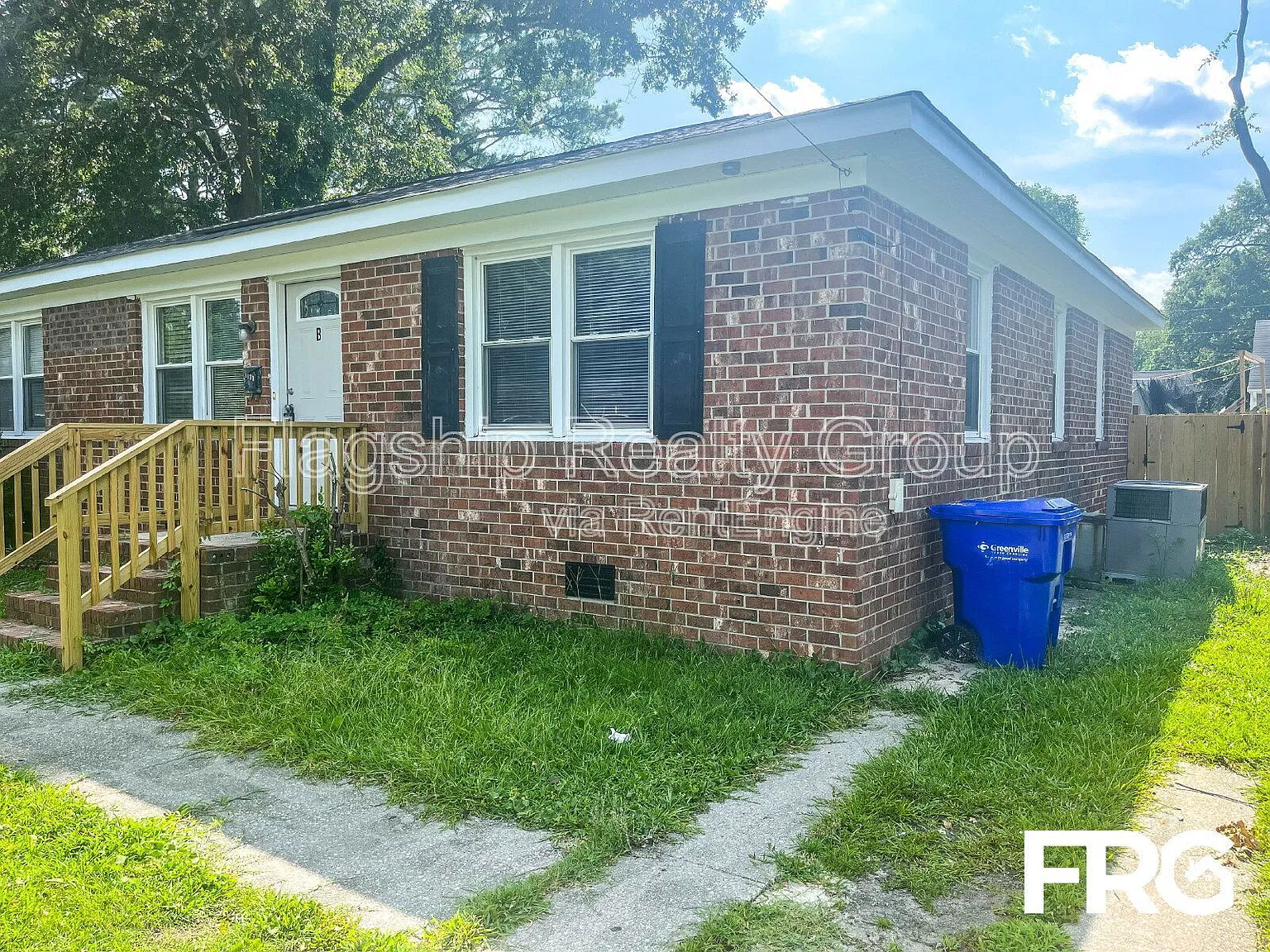 3 bed, 1.0 bath, 998 sqft, $1,295 — Photo 4