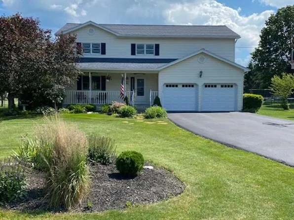 38 Cayuga Dr, Horseheads, NY 14845