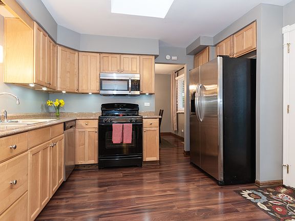 4th image of 24W640 Woodcrest Dr