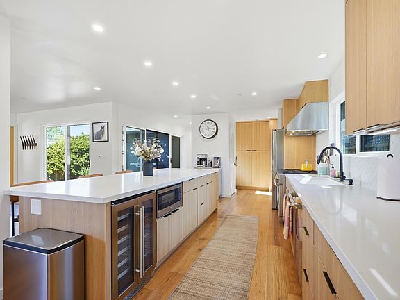 4th image of 20 Washington Avenue